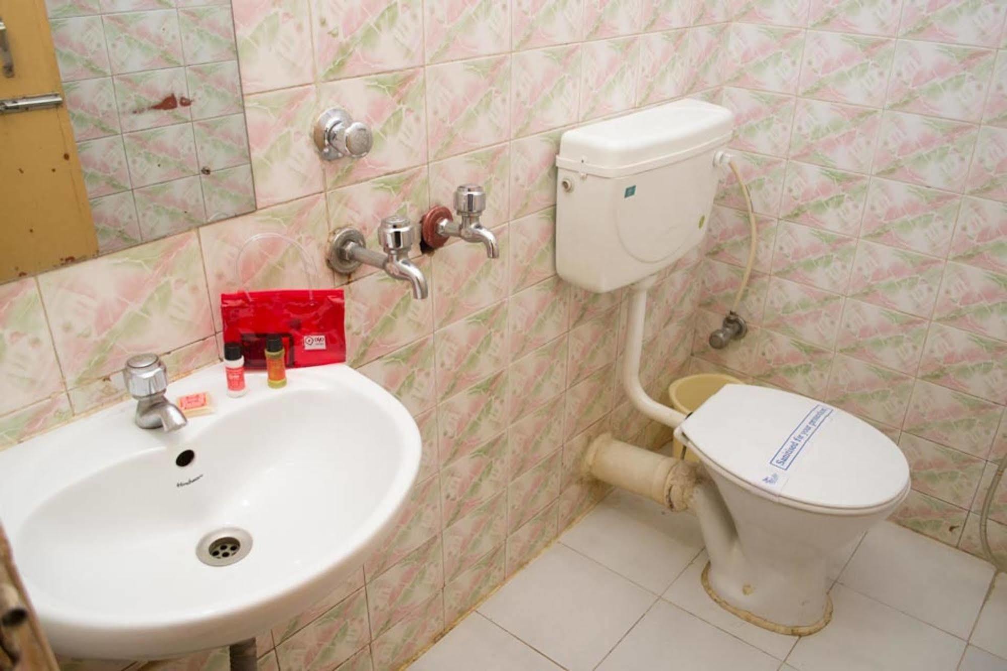 Oyo 1359 Hotel Best Inn Бхубанешвара Экстерьер фото