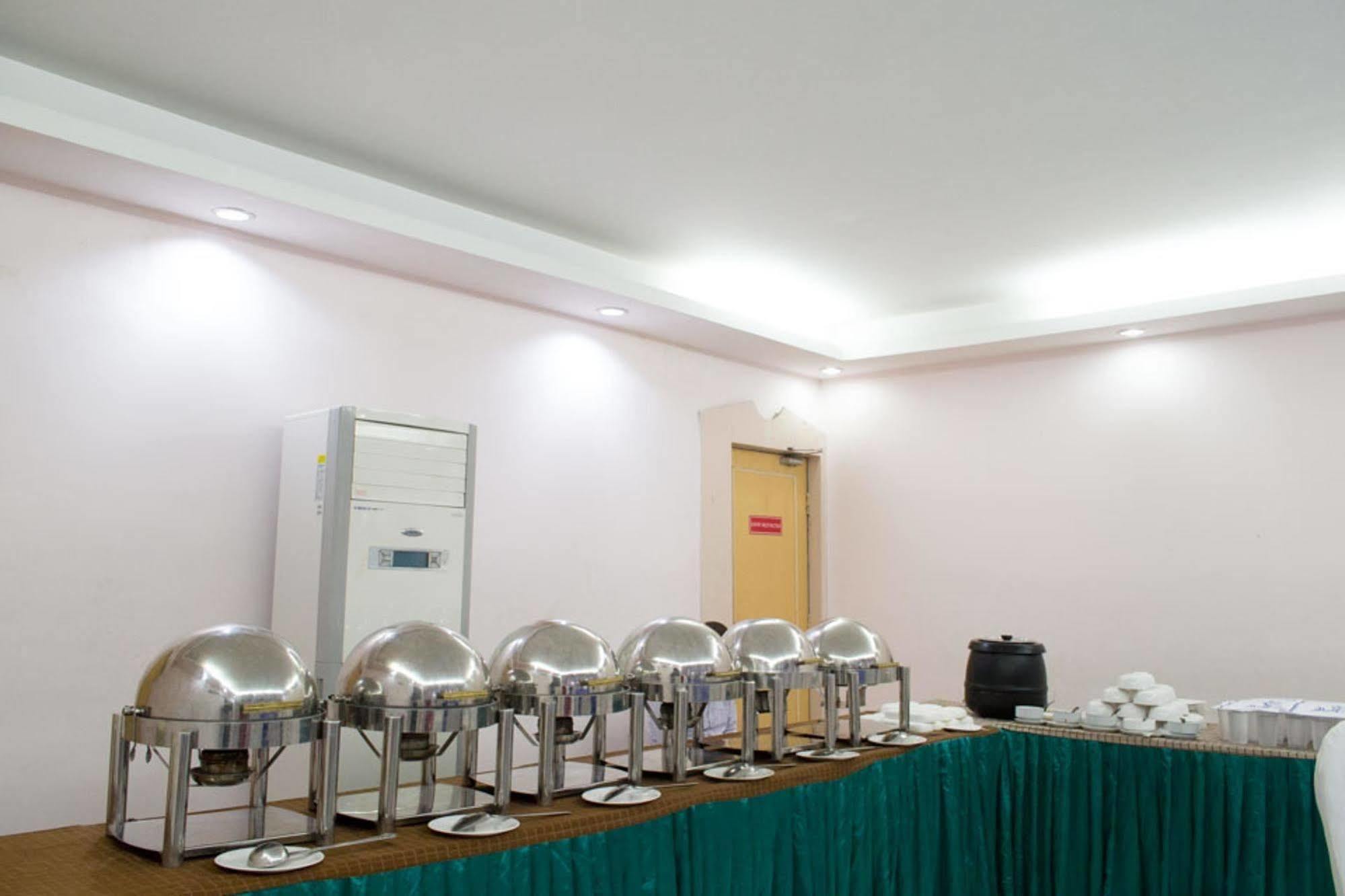 Oyo 1359 Hotel Best Inn Бхубанешвара Экстерьер фото